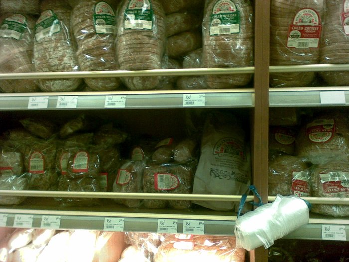 zaopatrzenie w sklepach chleba nie brakuje